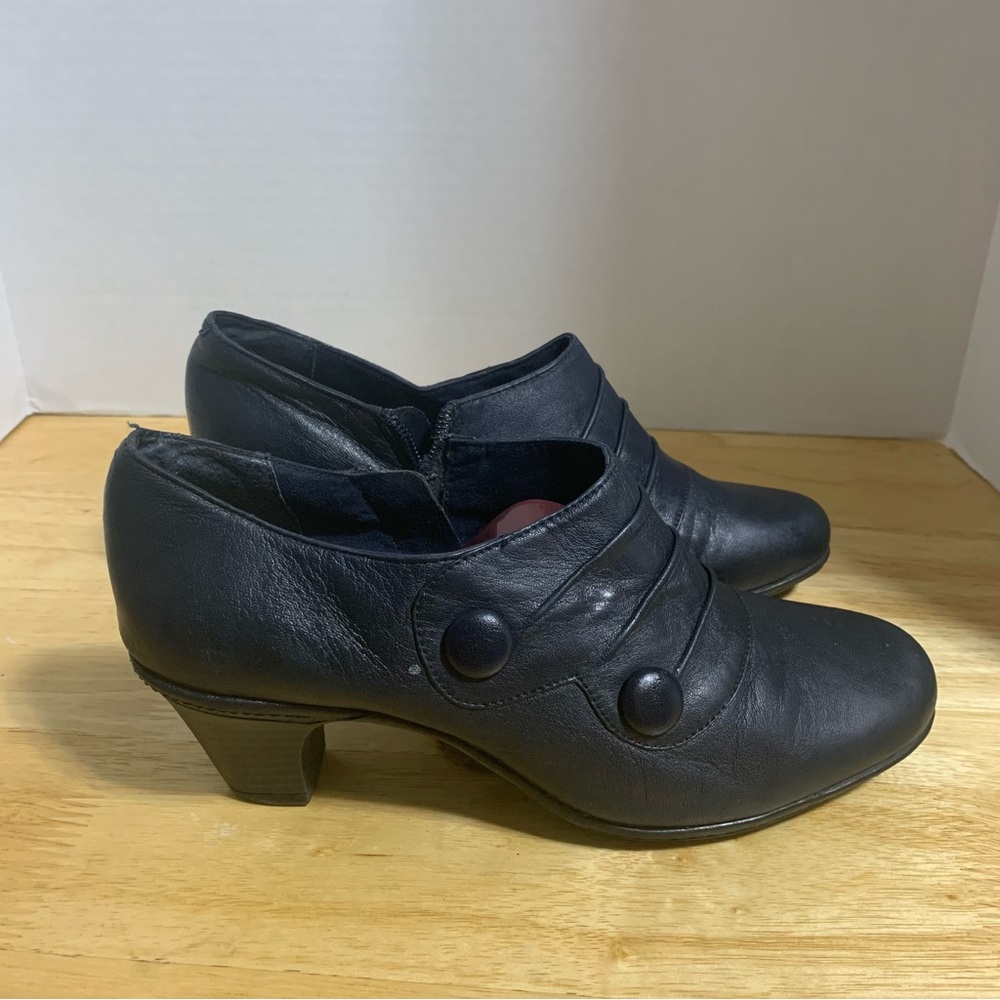 Michelle D Women's Ankle Booties Clogs Mules Heels black Leather Side Zip‎ 8.5 M